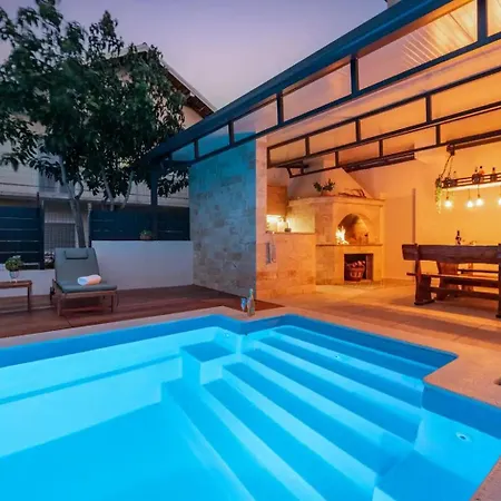 Relax S Bazenom I Vanjskim Kominom - * Zadar